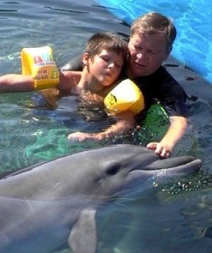 дельфинотерапия при аутизме