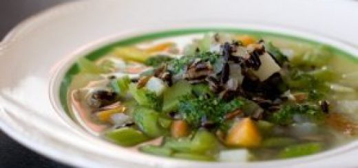 Сельдереевый суп для похудения с орехами и картофелем