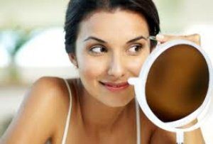 выщипывание бровей