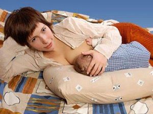 кормление противоположной грудью