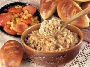 ржаная каша с орехами и изюмом