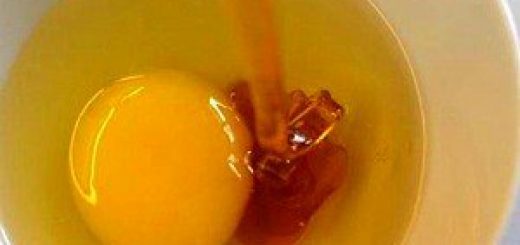 маска с медом и яйцом от прыщей