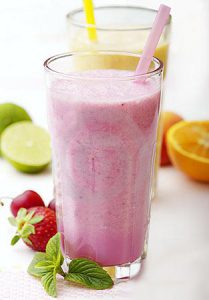 молочный коктейль с черникой