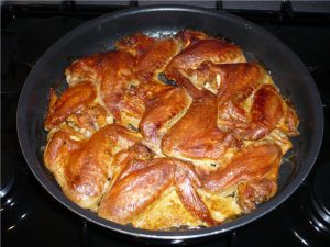 крылышки в подливе.jpg