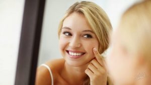 девушка без прыщей.jpg