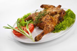 цыпленок табака с зеленью и перцем.jpg