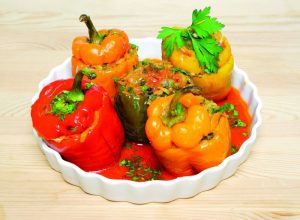 Фаршированный овощами перец