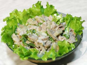 Салат из огурцов и шампиньонов