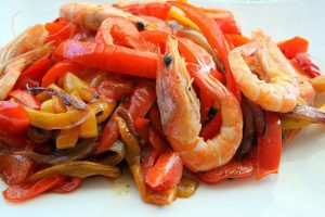 Перец с креветками