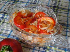 Салат из перца и капусты