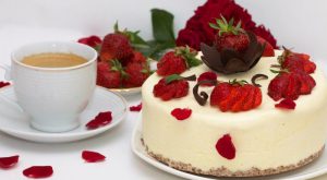 Торт без выпечки с ягодным миксом