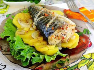Скумбрия, запеченная в фольге