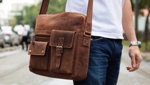 Особенности выбора сумок на подарок мужчине и женщине